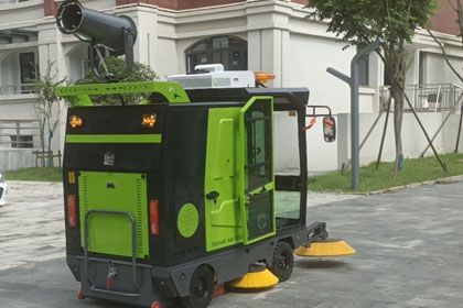 湖北鄂州新葛店一中引进莱特LT-G50扫地车 科技赋能校园 洁净护航成长